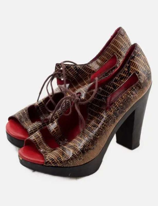 Sandálias de Escarlata