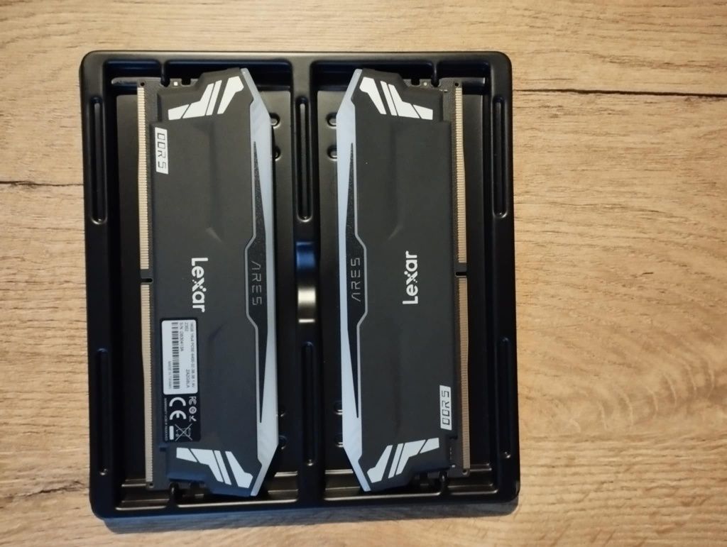 Pamięć RAM - Lexar Ares RGB, DDR5, 32 GB, 6400MHz, CL32, dwie kości