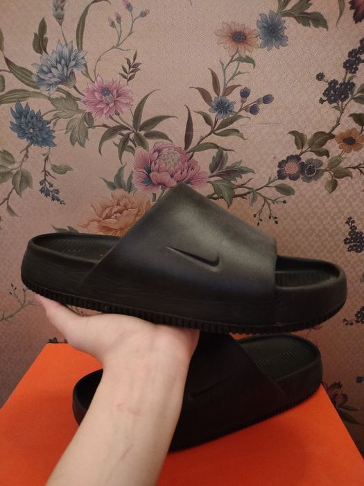 Продам шлёпанцы Nike
