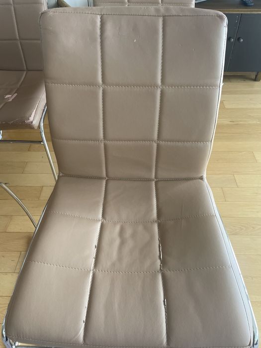 Cadeiras de jantar, quatro cadeiras a 40€