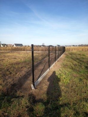 Ogrodzenia panelowe tymczasowe oraz z siatki plecionej