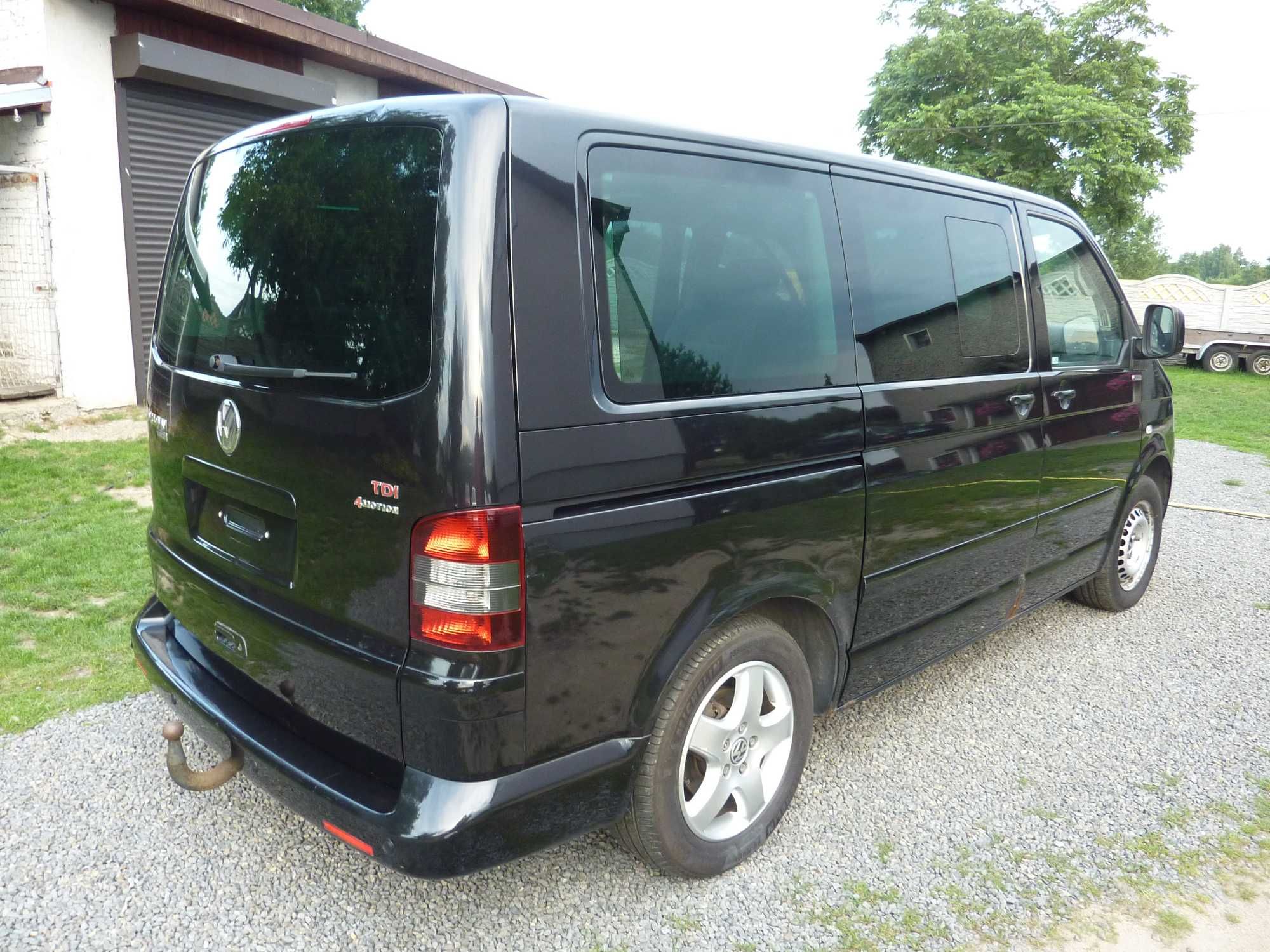 na części VW MULTIVAN T5 2,5 TDI BPC JKT LC9Z drzwi licznik wnętrze