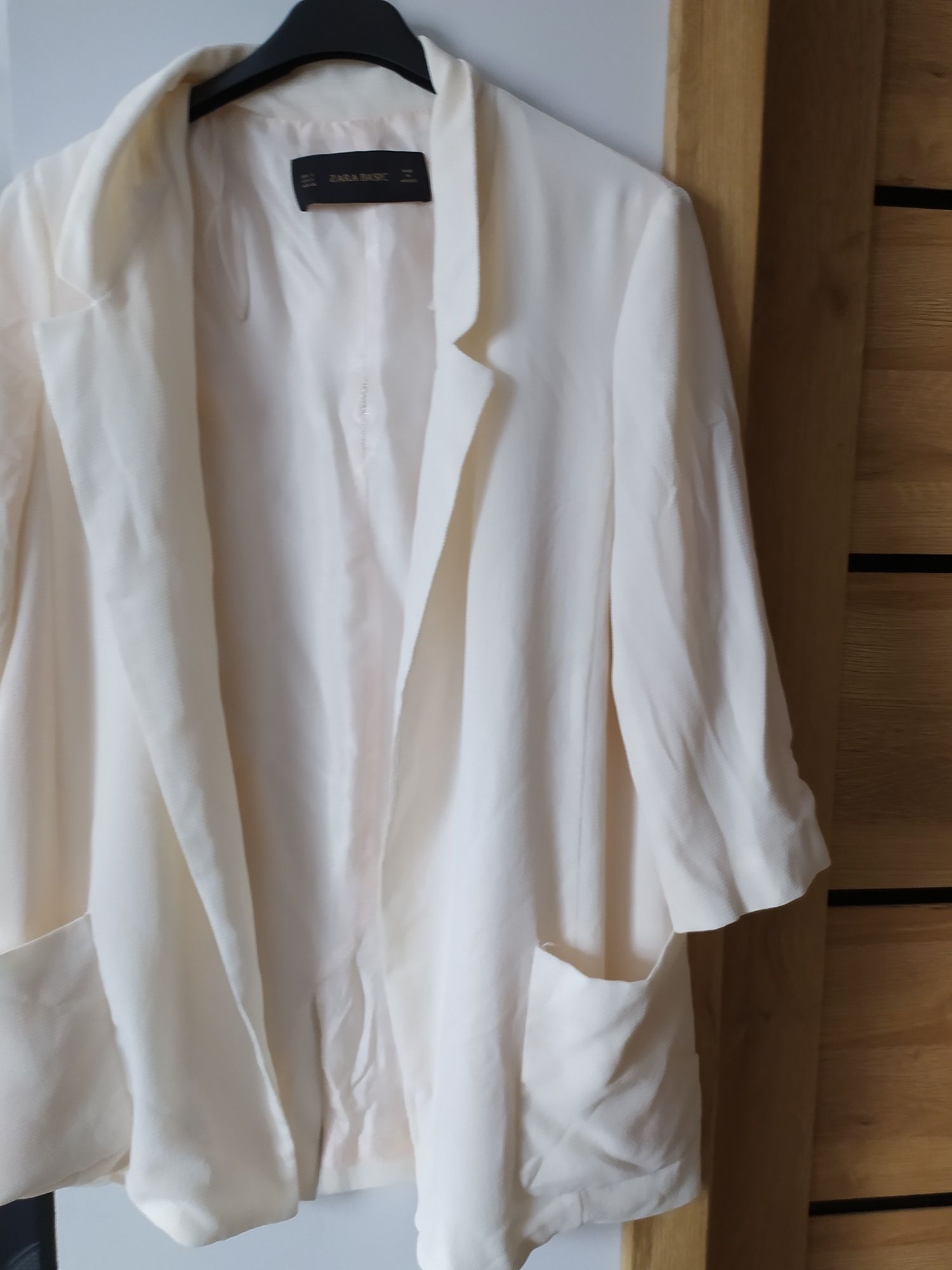 Zara basic marynarka kremowa