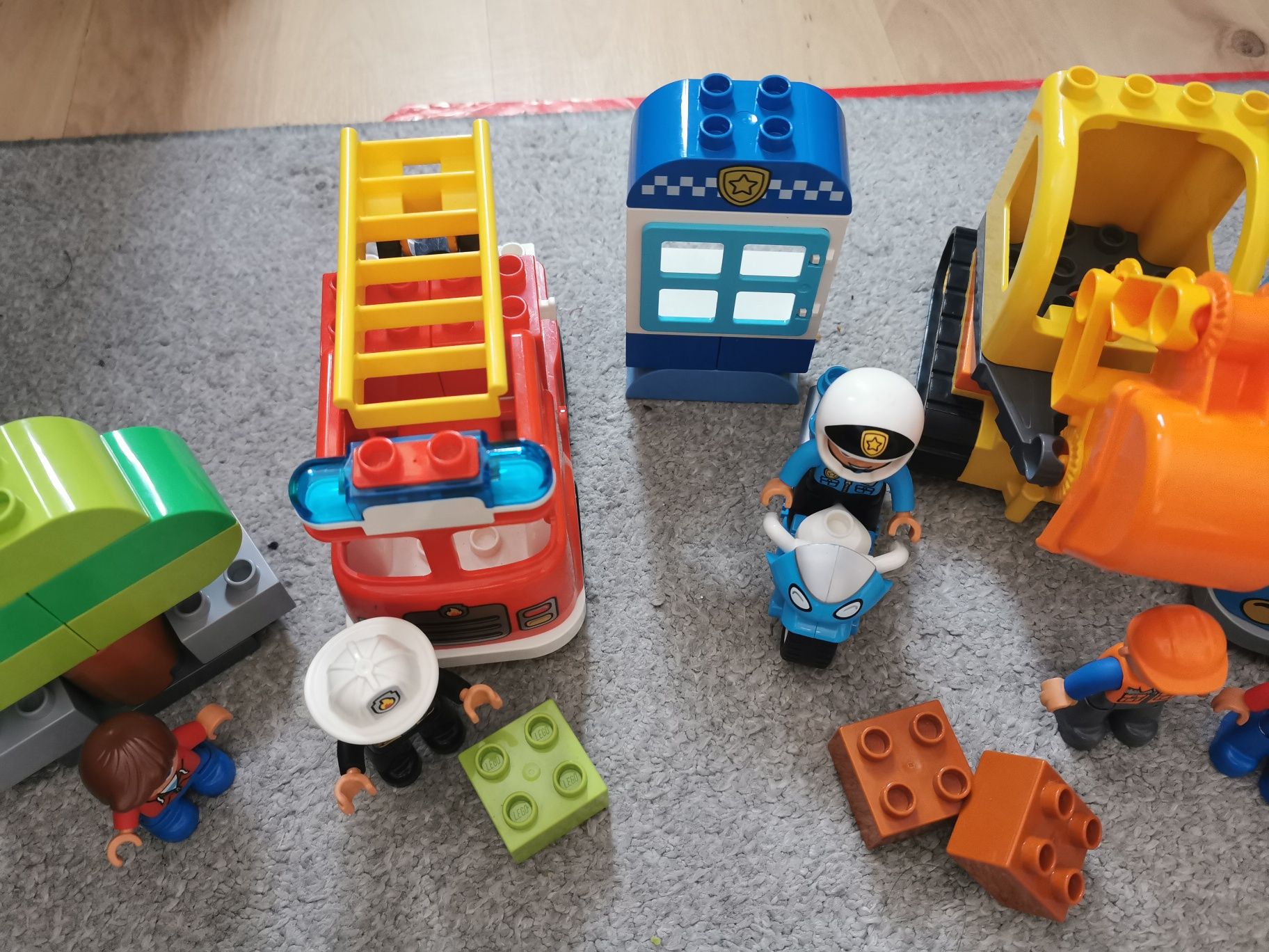 Lego duplo policja, straż pożarna, koparka, spychacz, wywrotka