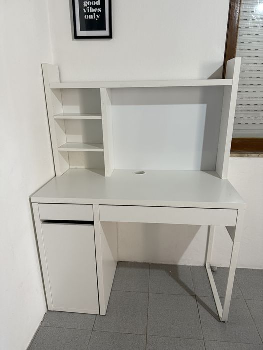 Secretária / penteadeira branca ikea