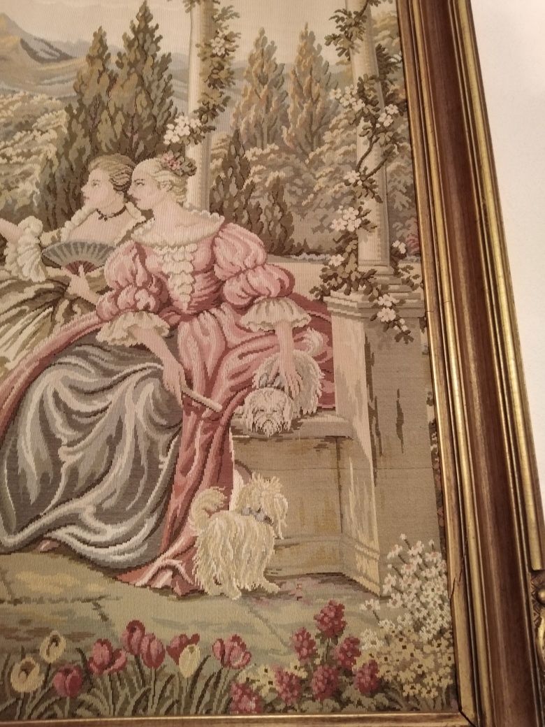 Quadro em Tapeçaria Gobelin com Cena da Corte e Moldura de Talha Doura