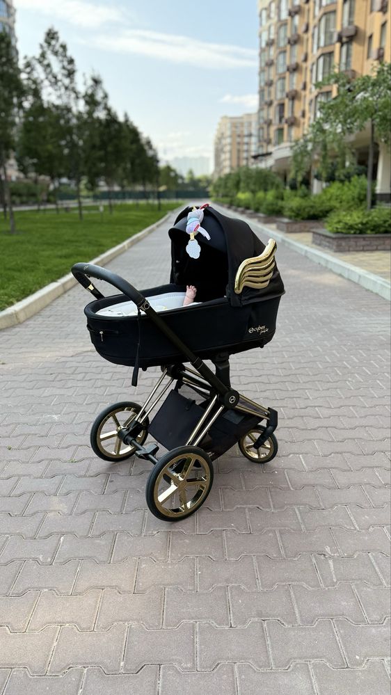 Продам коляску Cybex Priam 4.0 by Jeremy Scott (3 в 1)