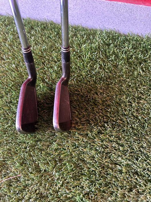 Conjunto de 2 tacos de Golfe Cleveland – Números 4 e 5