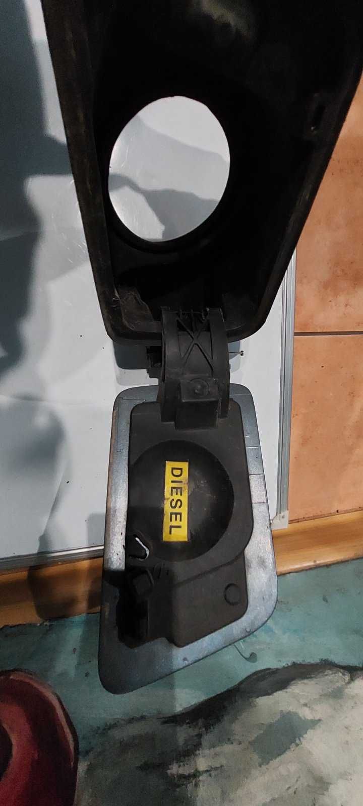 Крышка топливного бака на Citroen c4 (9653929180)