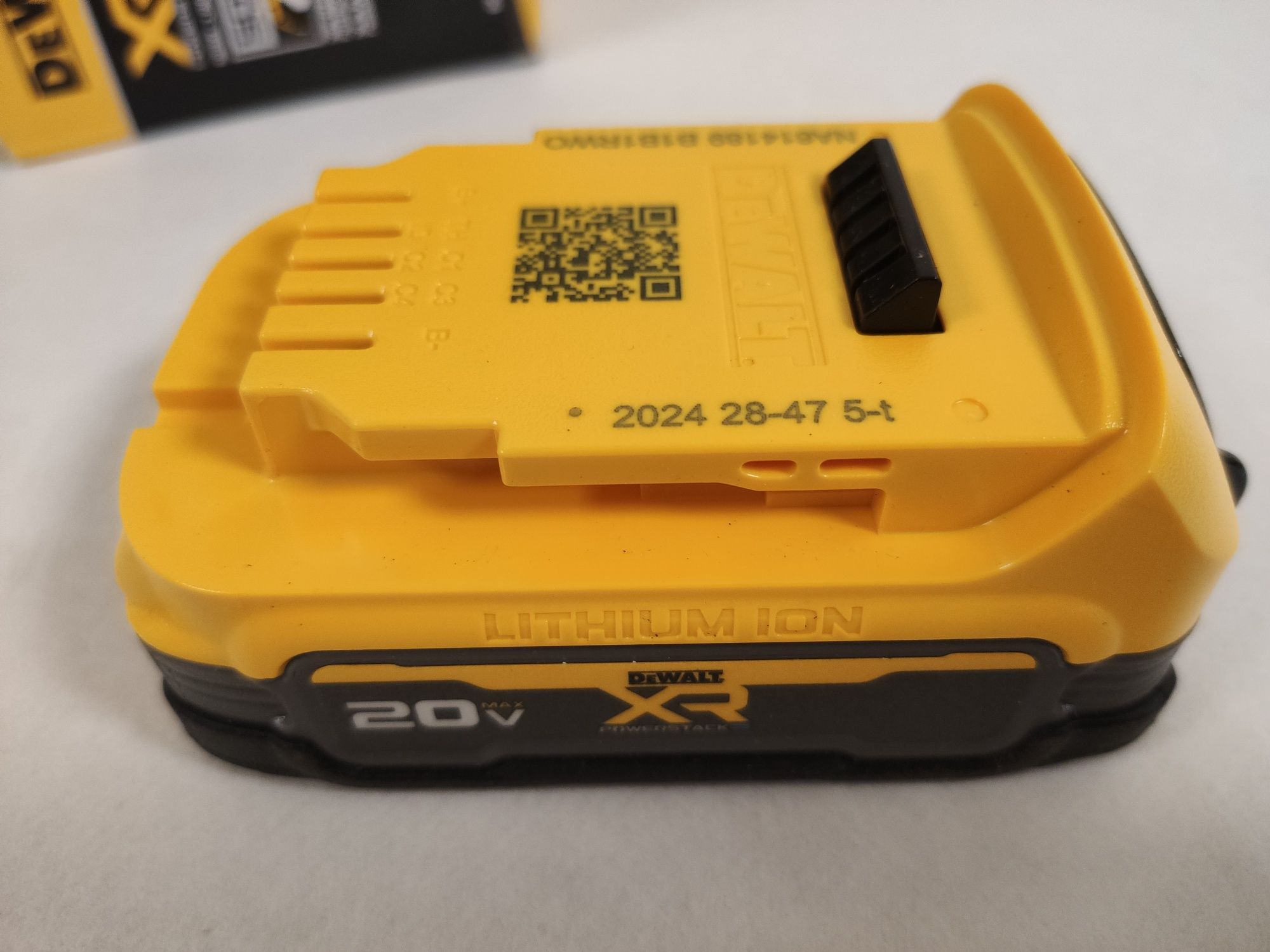 Оригінальна акумуляторна батарея DeWALT DCBP034 20V POWERSTACK 1.7Ah
