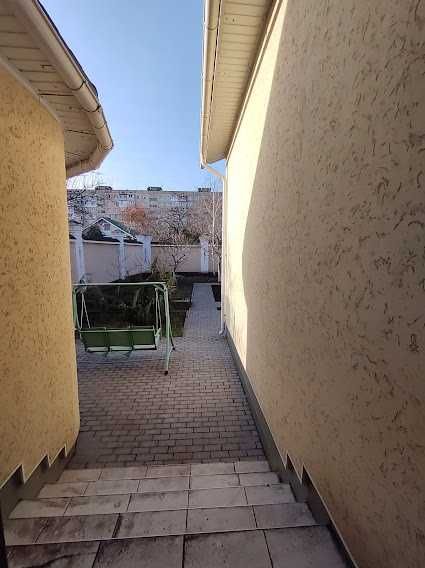 Продаж 2 поверхового будинку в покровському районі