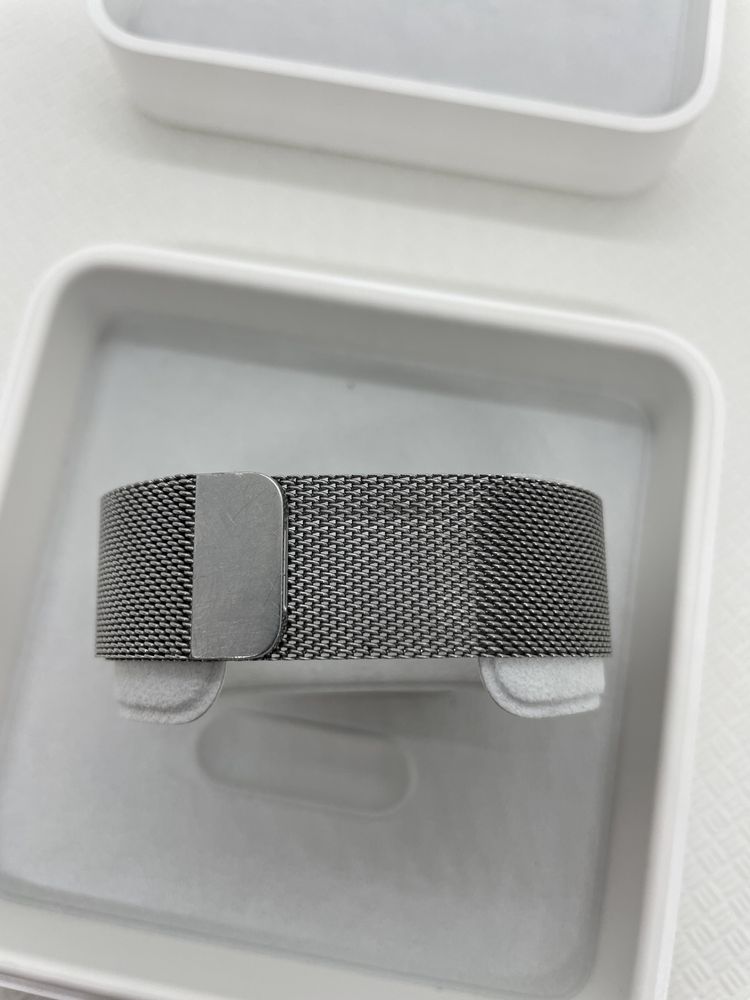 Apple Watch Series 2 38mm Stainless Steel Case with Milanese Loop