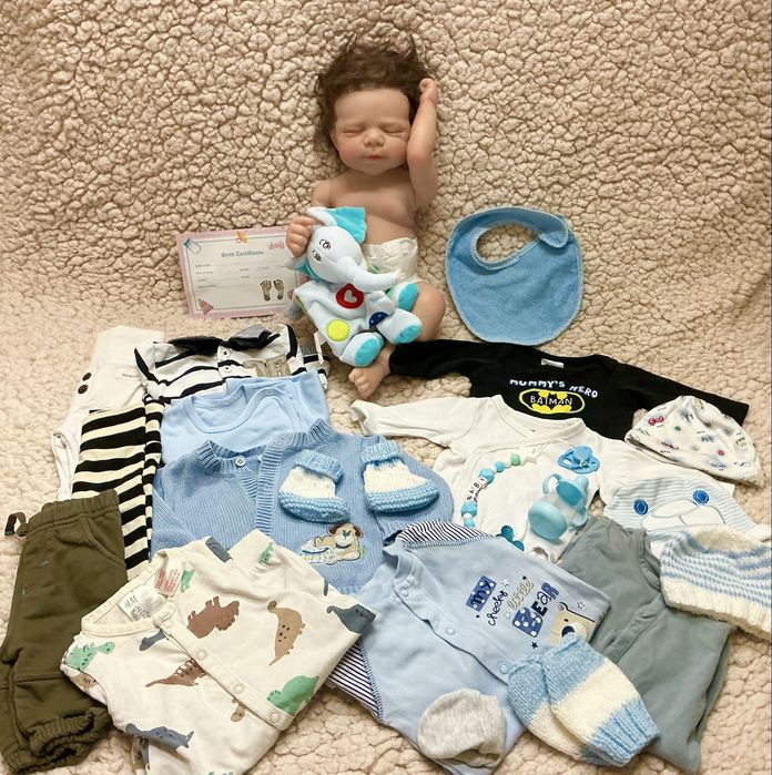 Lalka typu reborn chłopiec z wyprawką