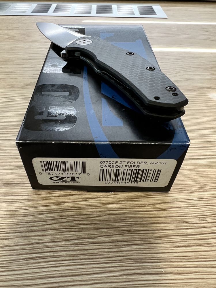 Nóż ZT 0770CF Carbon