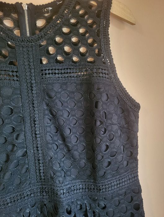 Czarna elegancka ażurowa sukienka 40/42 bodyflirt