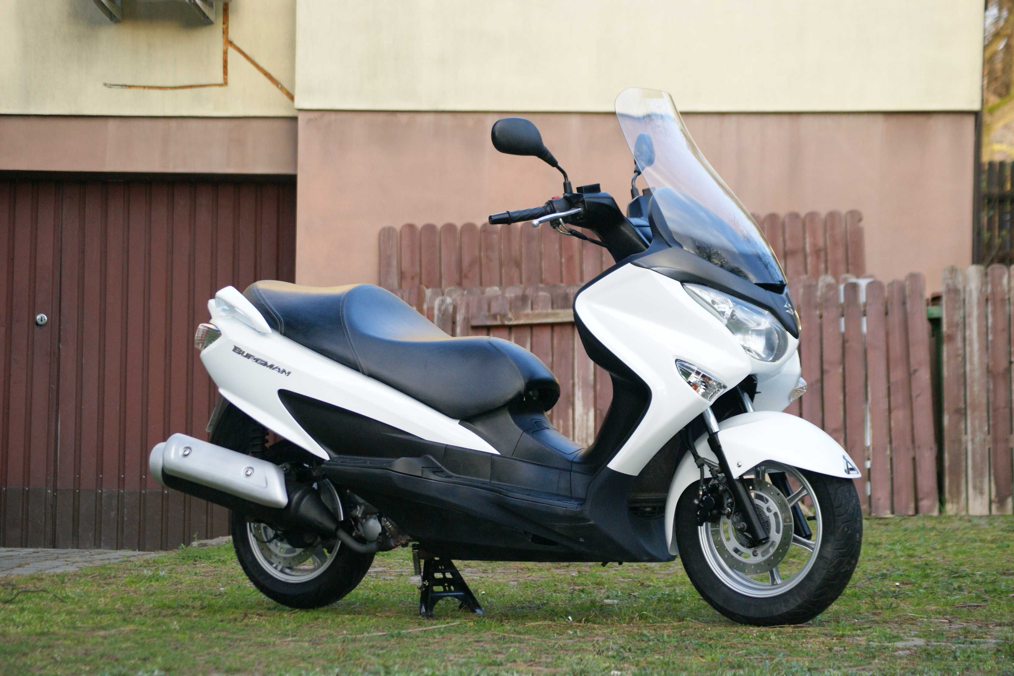 Suzuki Burgman 125,Suzuki UH125,ABS,biała perła.