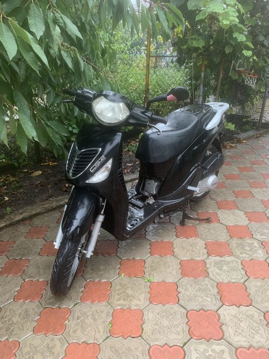 Скутер csr125 cc привезений з іспаніі в гарному стані