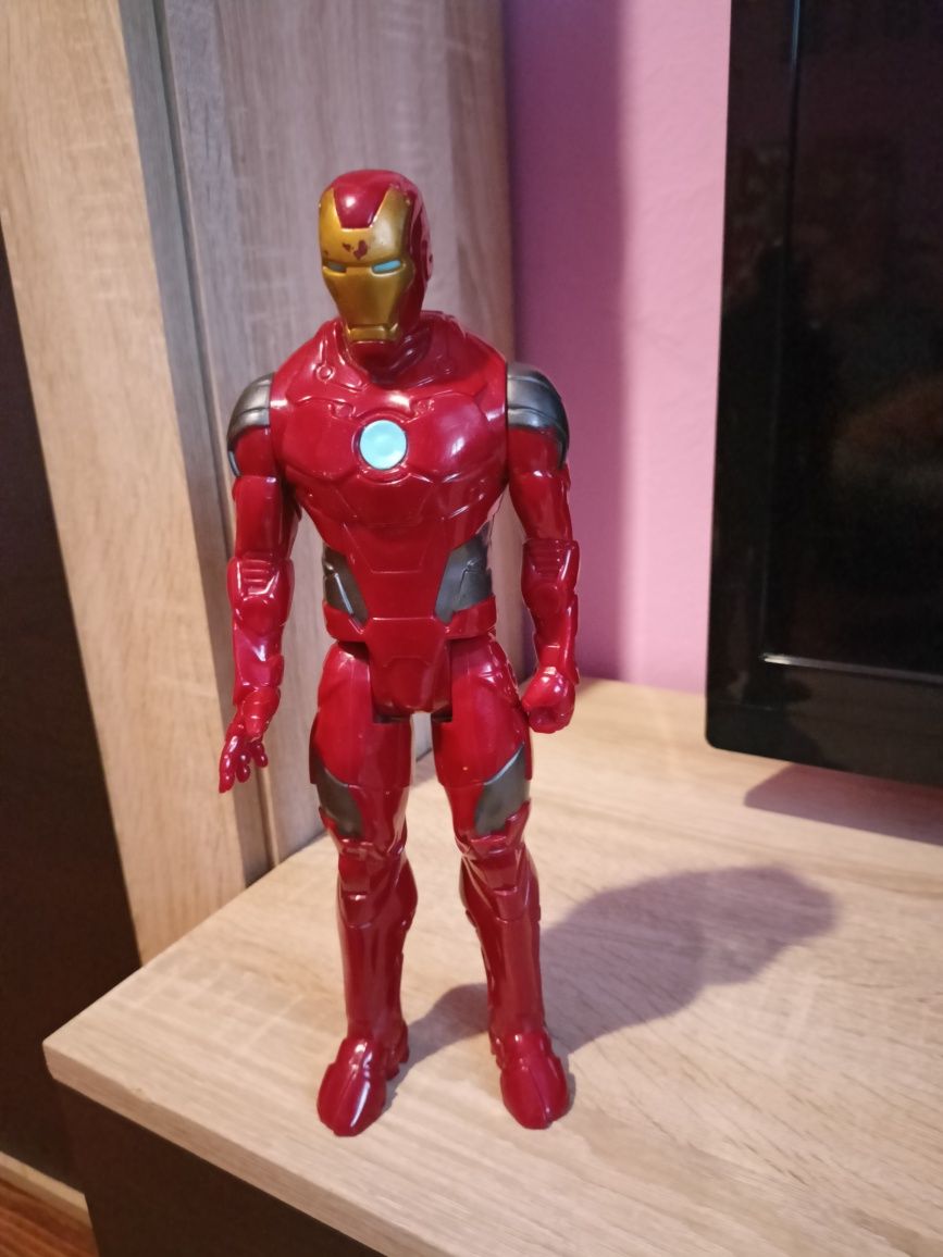 Hasbro  Avengers ok 30 cm