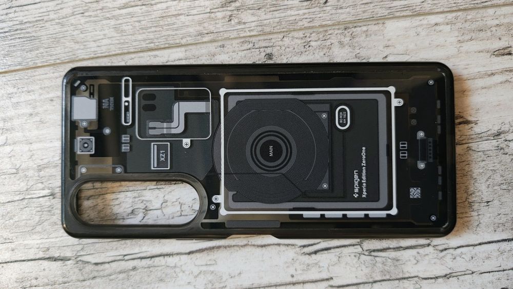 Etui Spigen Ultra Hybrid Sony Xperia 1 V Zero One