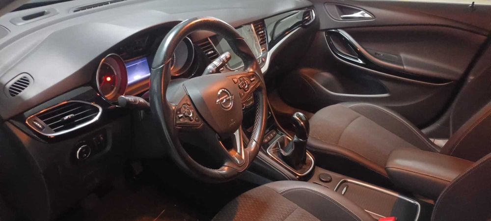 Carrinha Astra K Sports Tourer - (com avaria no filtro de partículas)