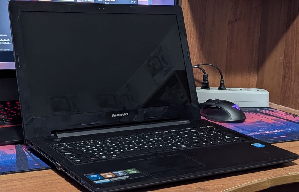 Lenovo g50-30 Ноутбук