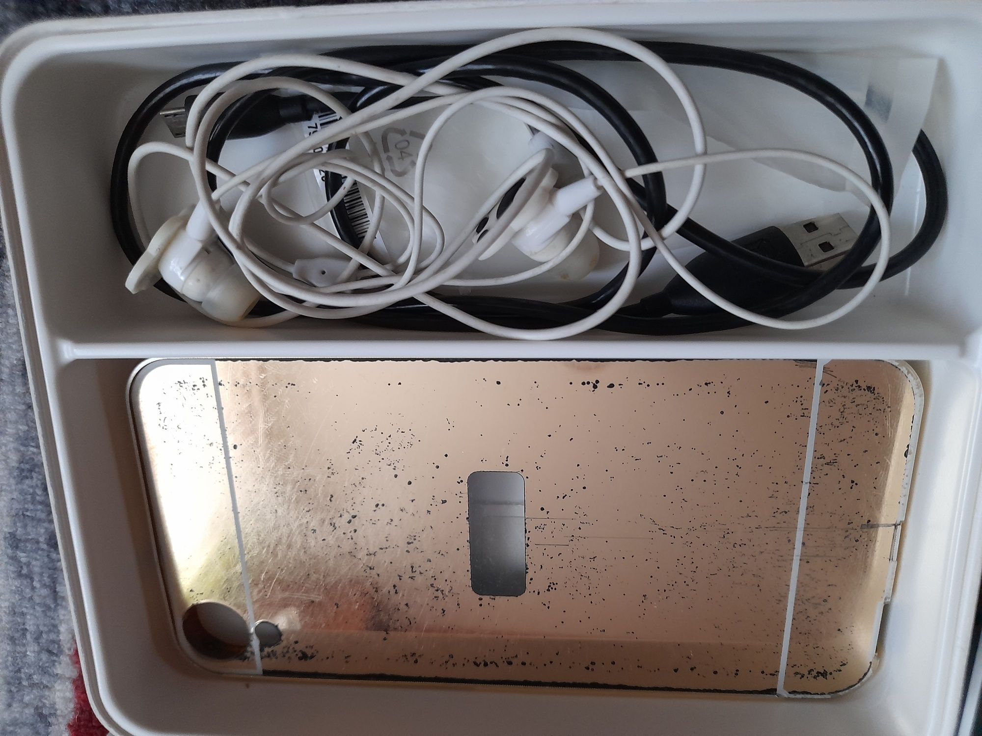 HTC Desire . 820G