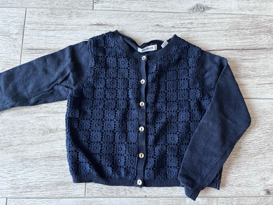 Sweterek z haftem Okaidi