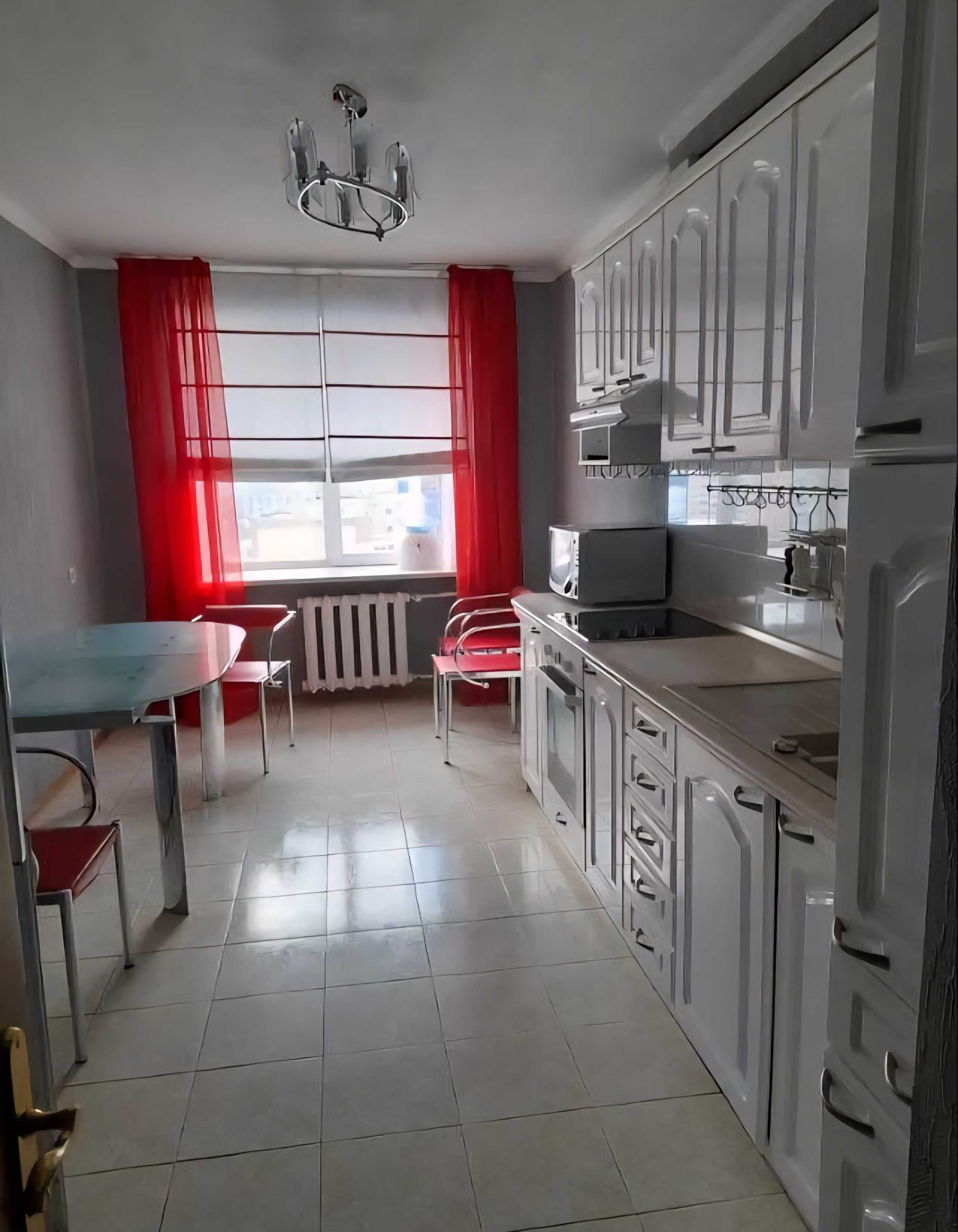 Продам 3 комнатную квартиру 100м Новобеличи Академ город Олевская 3-А