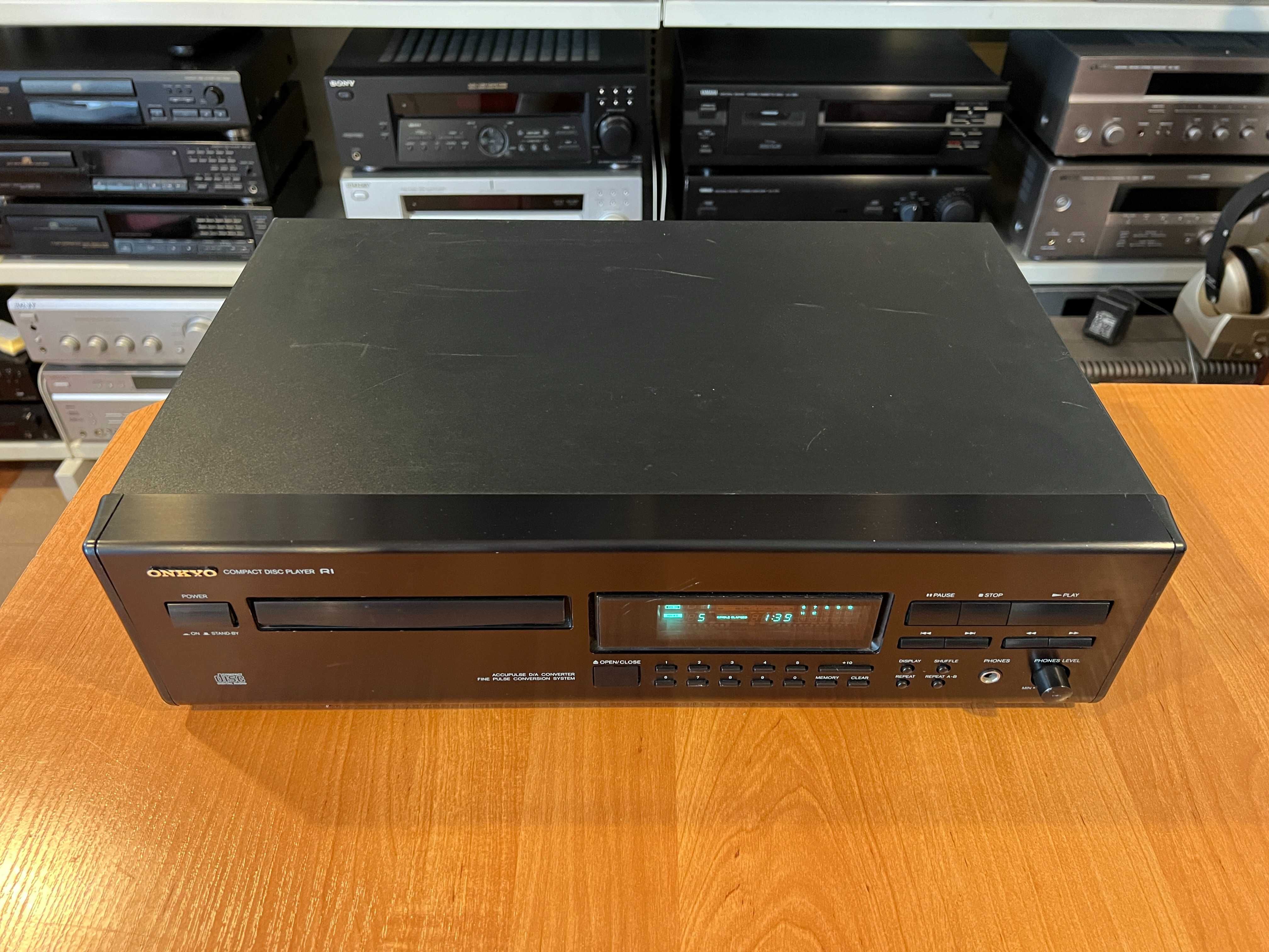 Odtwarzacz CD Onkyo DX-7210 Audio Room