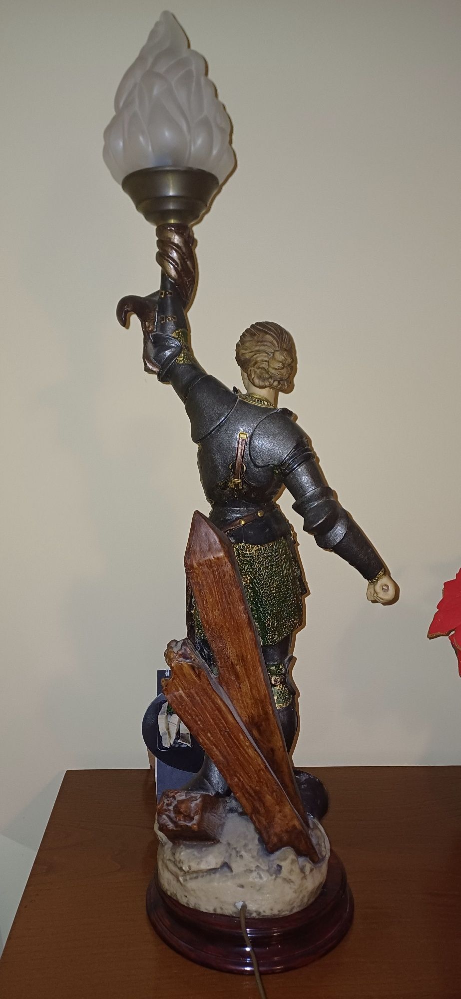 Estátua candeeiro de Joana d’Arc