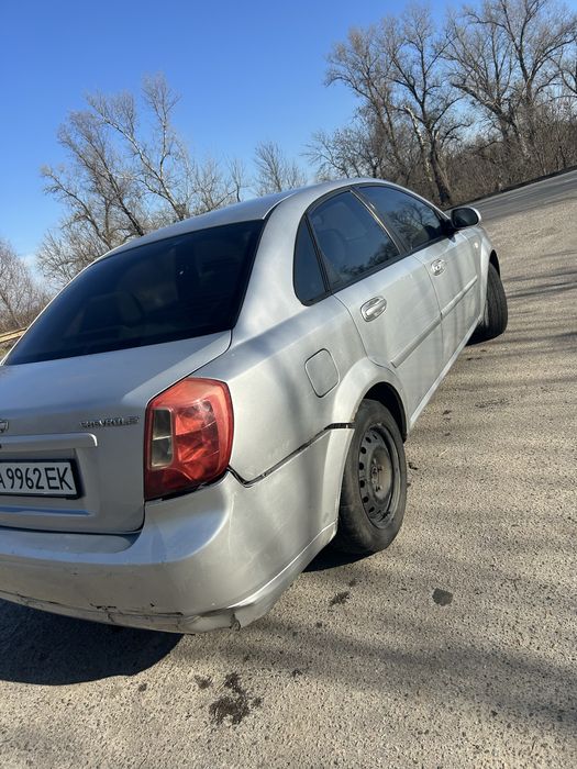 Продам машину chevrolet lacetti