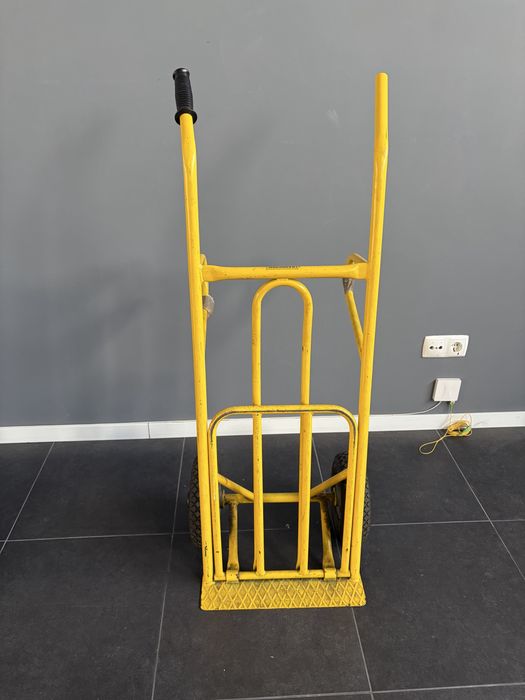 Carrinho de mão usado