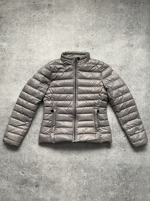 Moncler пухова Жіноча куртка Розмір M мікропух Натуральний пух/Осінь