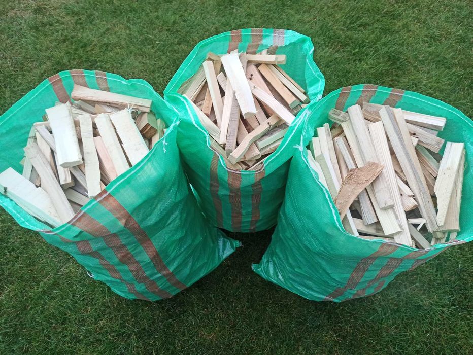 DREWNO w Workach na Opał Drzewo Opałowe Rozpałkę Suche Rozpałka DOWÓZ