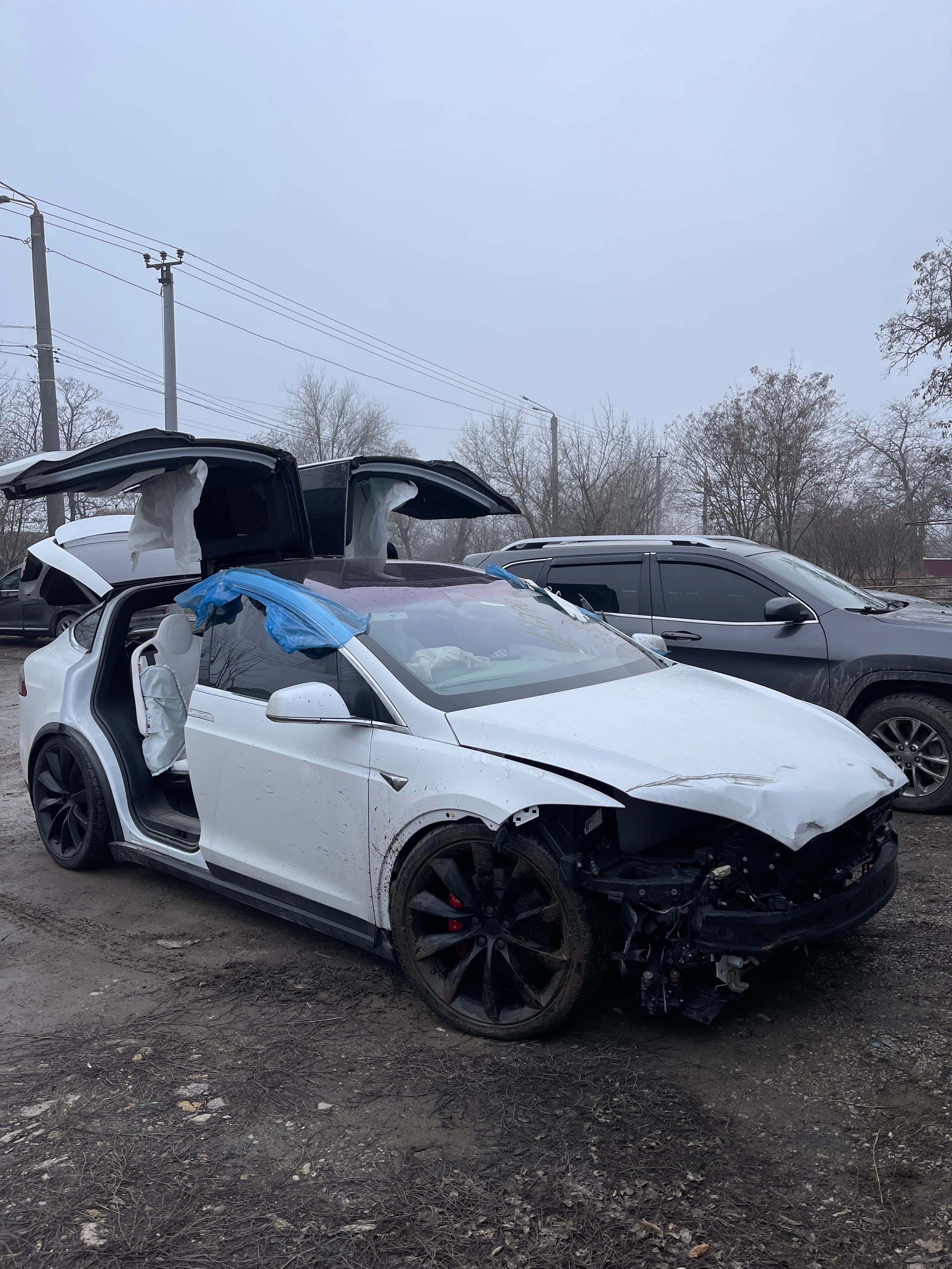 Запчастини / авторозбірка Tesla MX, М3,МУ,МS