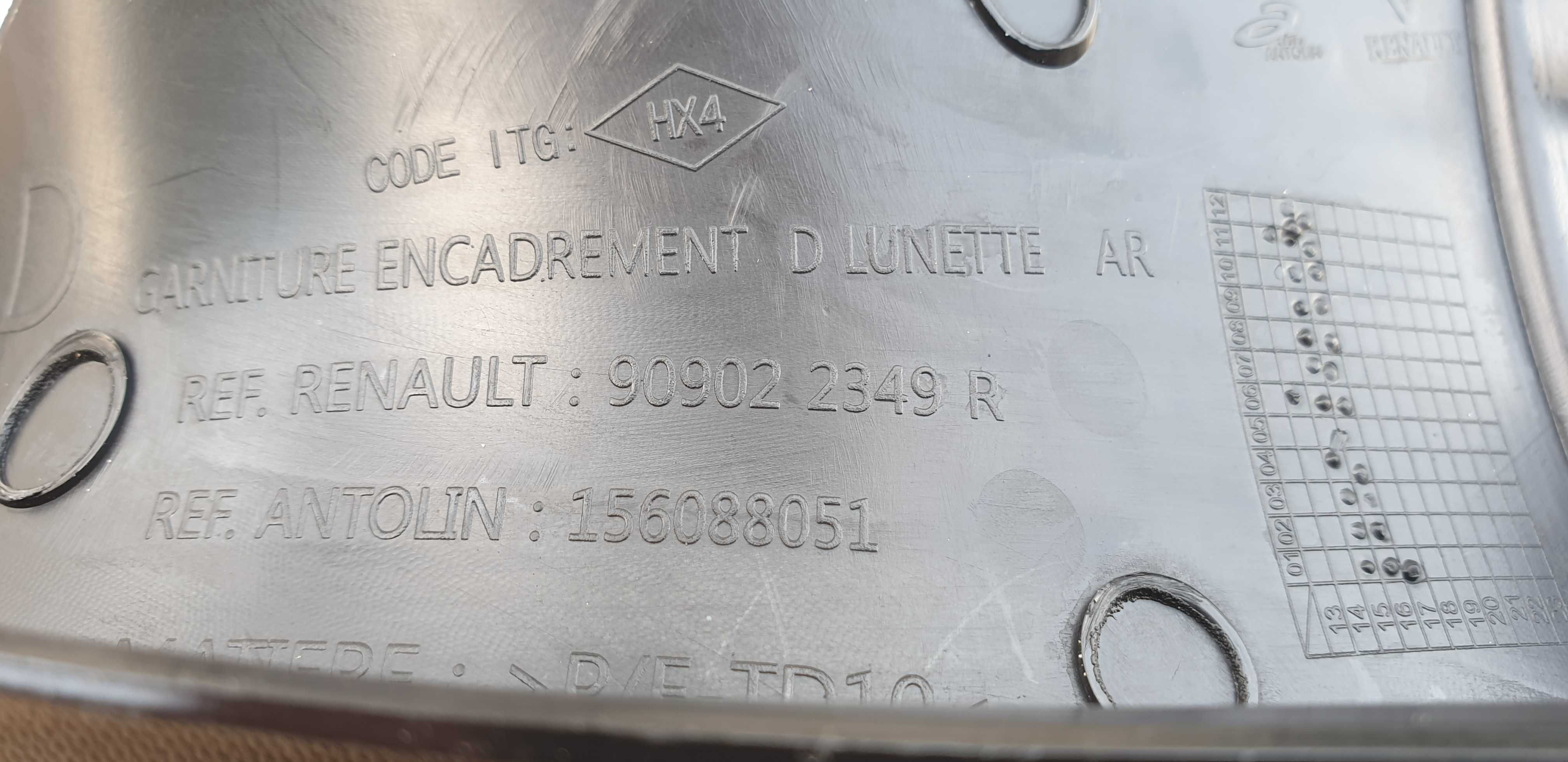 Renault Kadjar prawa osłona klapy boczek bagażnika 9090/22349R
