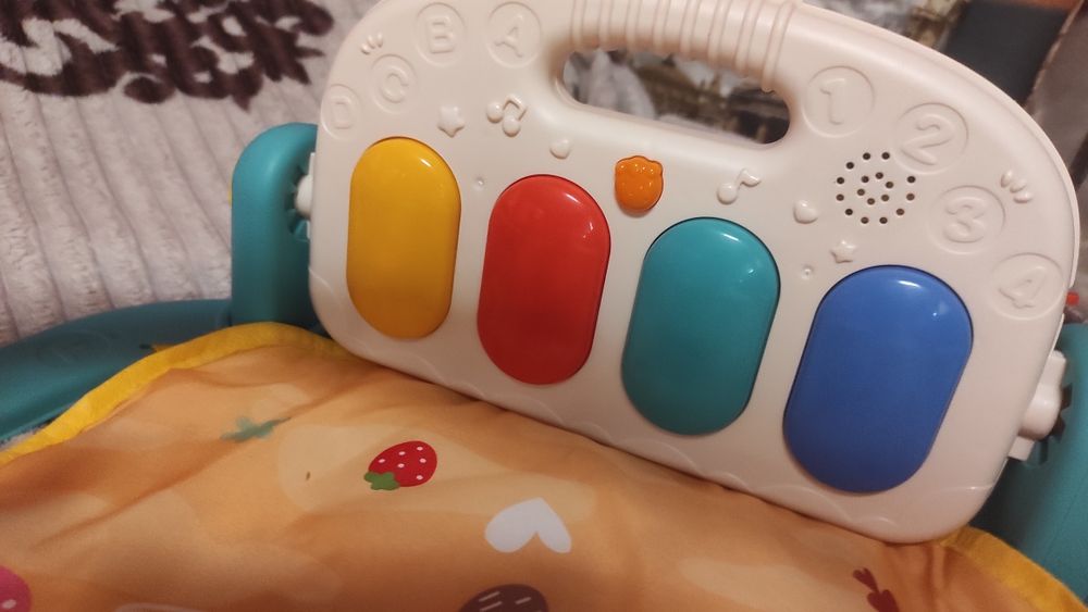 Продам розвиваючий килимок