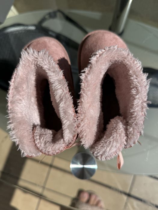 Różowe śniegowce z kokardką 23 r