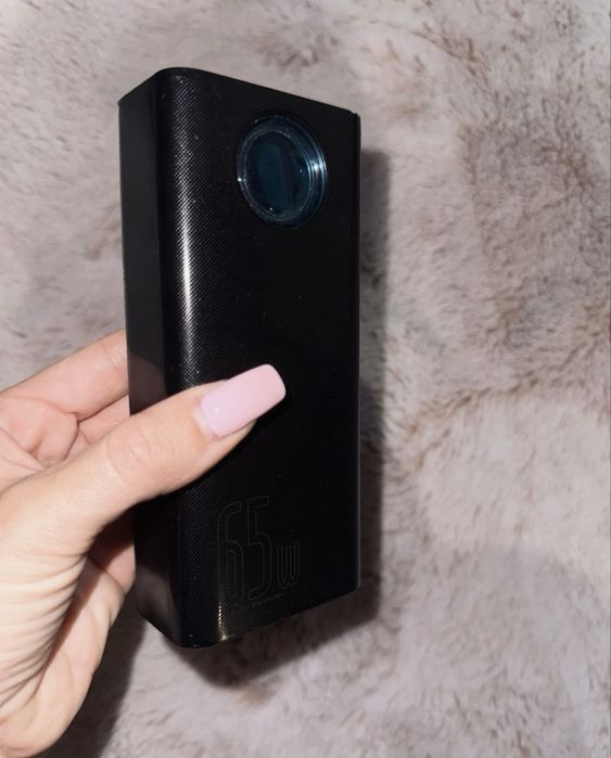 Powerbank Baseus 65 W 30000 mAh.