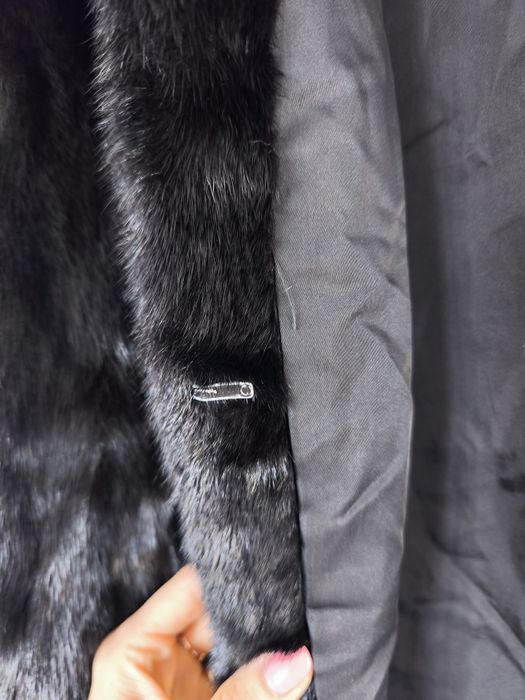 Piękne krótkie futro z norek kruczo czarne rozmiar M L kurtka