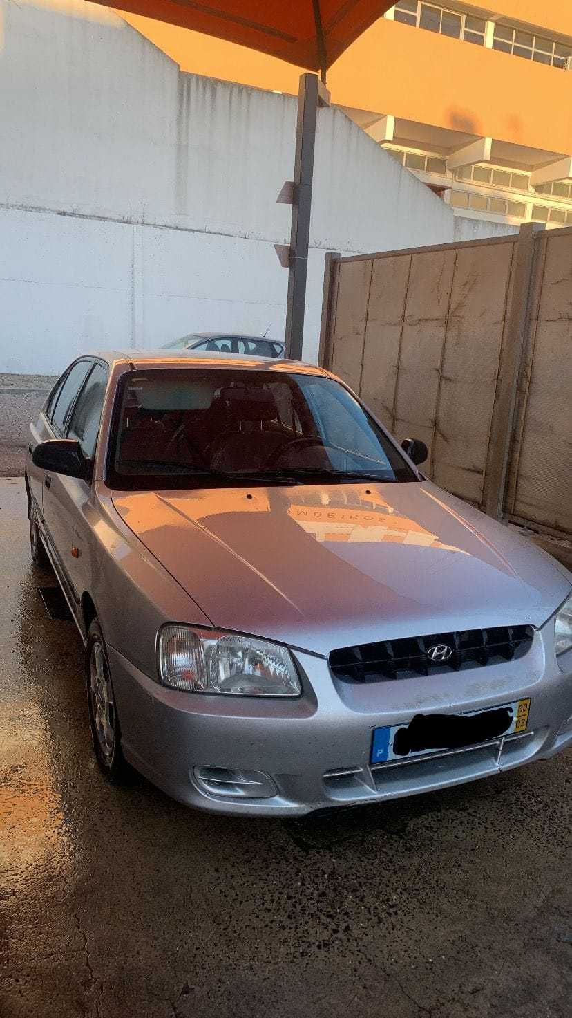 Hyundai accent 2000