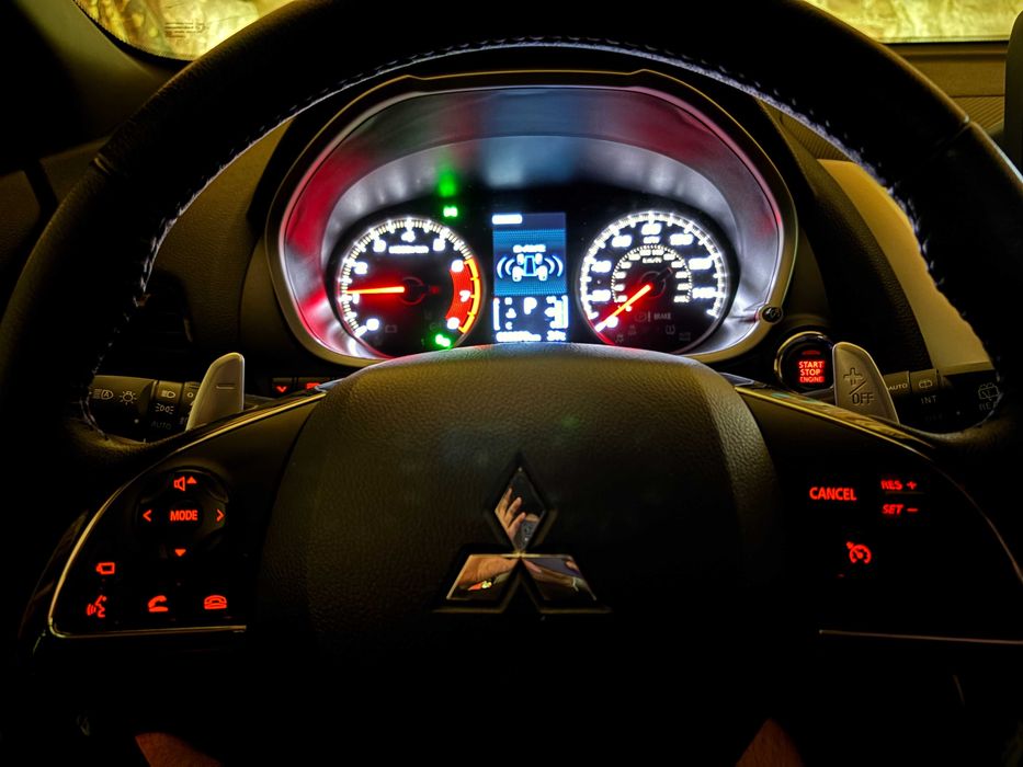 Mitsubishi Eclipse Cross 2023 SEL 1.5 (бензин) США