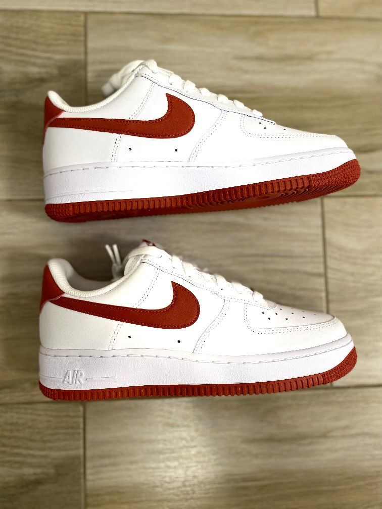 Оригінал! Оригінальні кросівки NIKE AIR FORCE 1 LOW '07 38.5 розмір