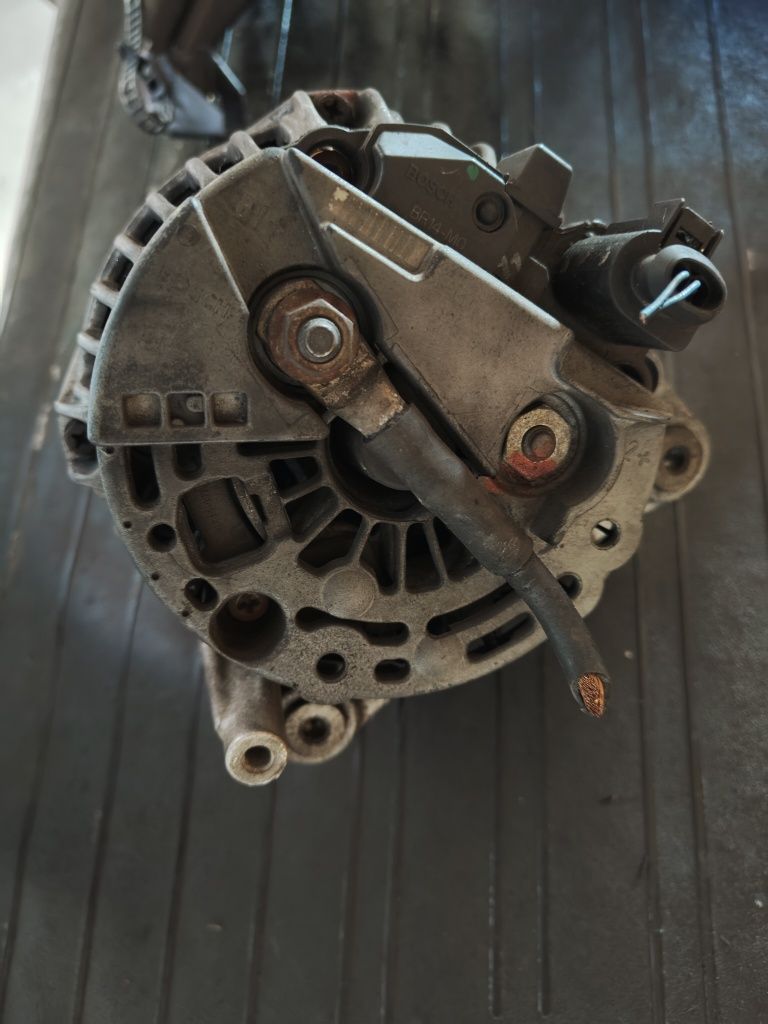 Alternator sprawny testowany audi A4 b6 b7 1,9 TDI awx avf passat