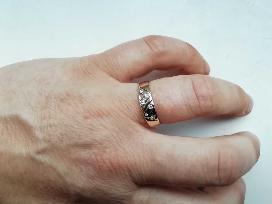 Pierścionek z brylantami w złocie 14 K