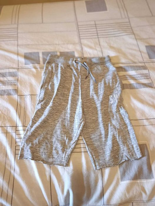 Lote de roupa de criança 8-11 anos