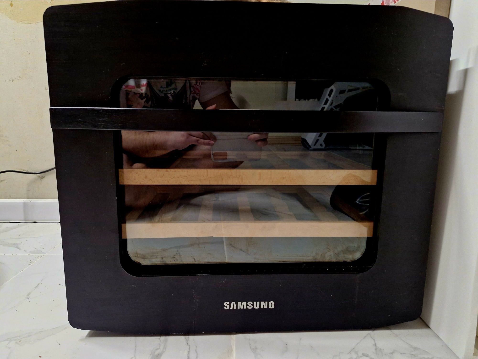 Холодильник під забудову ( Samsung ) Klarstein Vinsider 24 Onyx Black