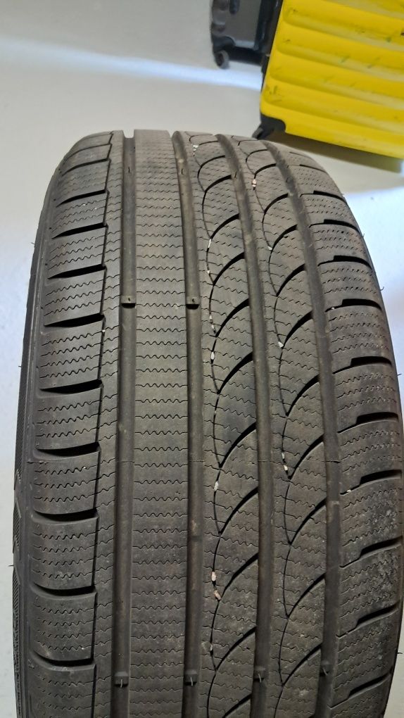 4 opony zimowe 235/45/18 Imperial
