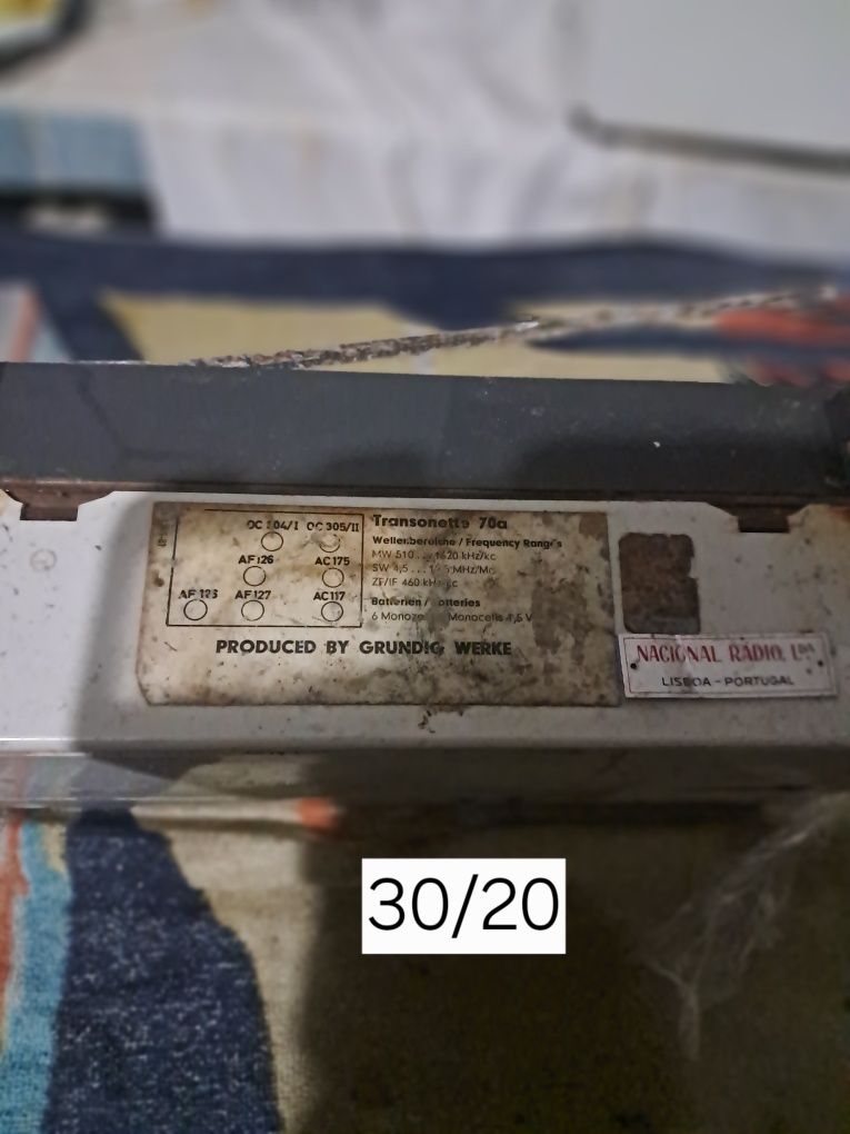 Radio antigo grundig