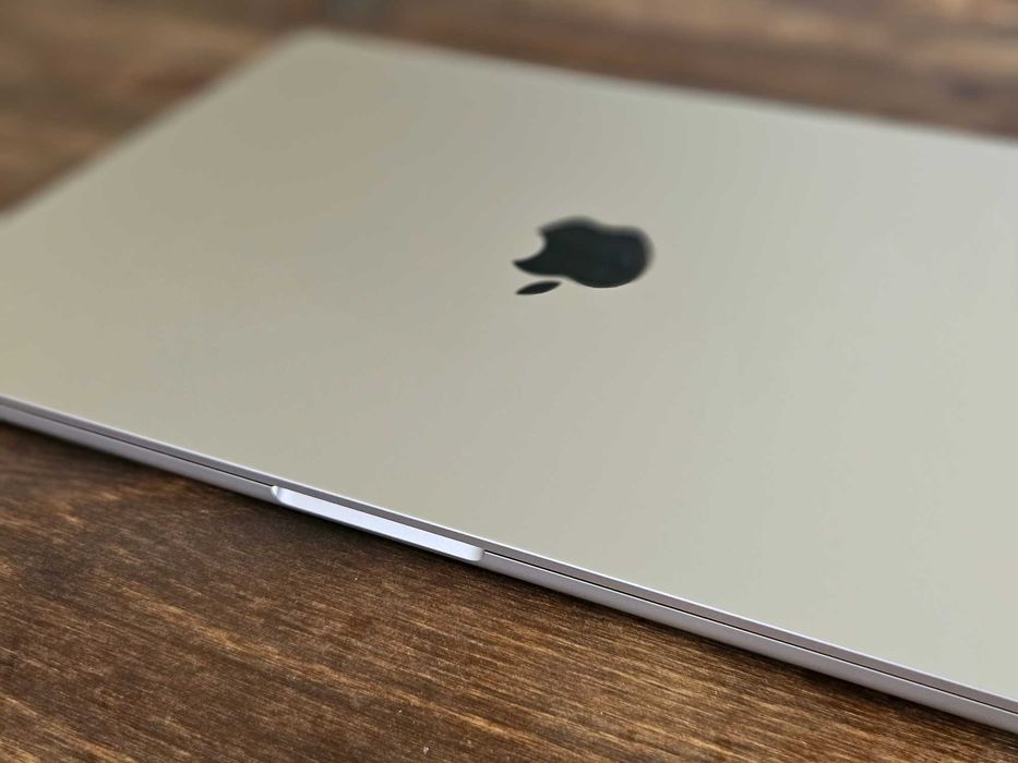 MacBook Air 2024 15" M3 2 TB SSD 24GB RAM US keyboard NEW